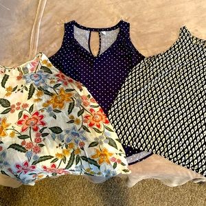 Bundle of 3 Old Navy Women’s Size. XL tank tops!